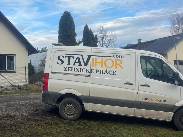 Dodávka STAVIHOR — zednické práce u realizovaného domu
